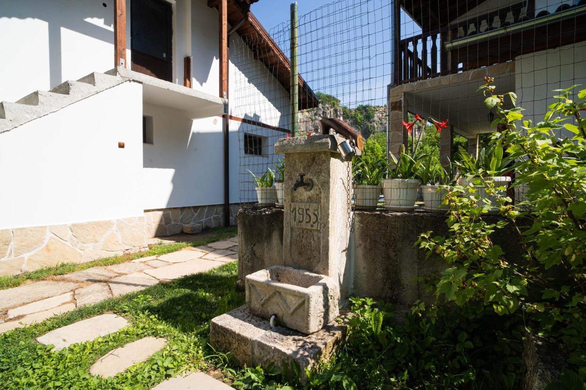 Neda'S House Hotel Cherven  Ngoại thất bức ảnh