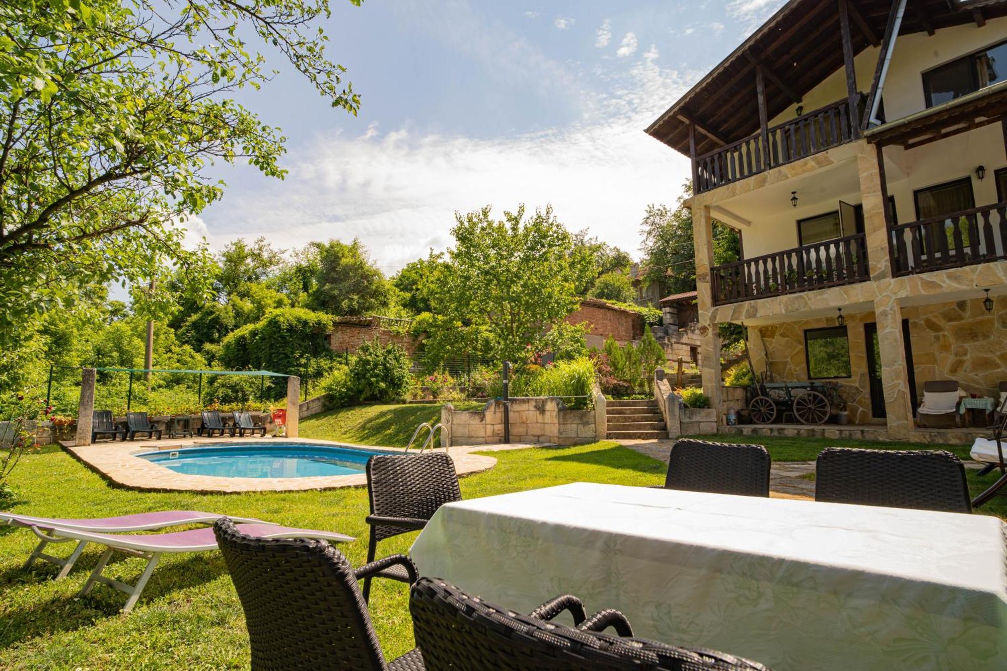 Neda'S House Hotel Cherven  Ngoại thất bức ảnh
